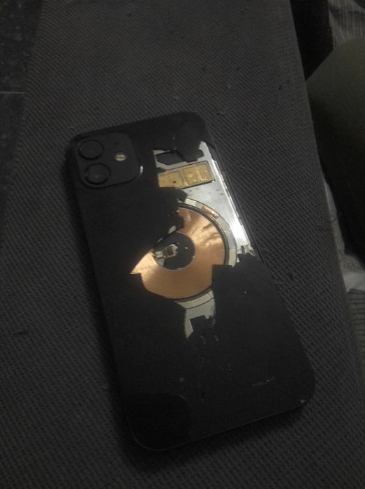 Телефон iphone 12