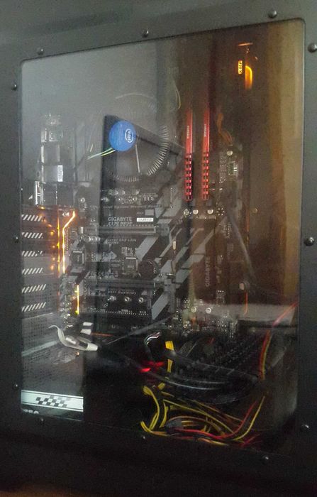 Sistem PC Unitate Calculator Gigabyte Intel i7 - 8700 16GB RAM 3000MHz