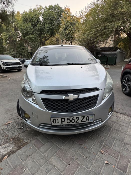 Автомобиль spark 2014