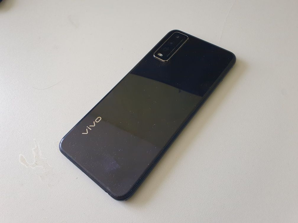 Смартфон VIVO V2026