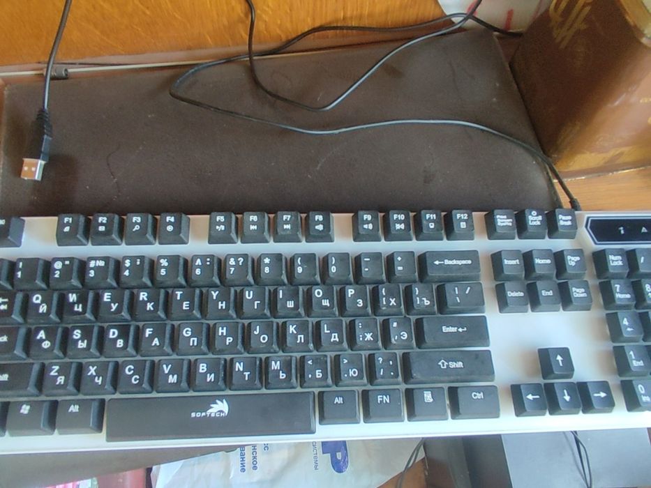 Продаю игровую клавиатура Softech. Продаю игровую мышку.Есть подсветка
