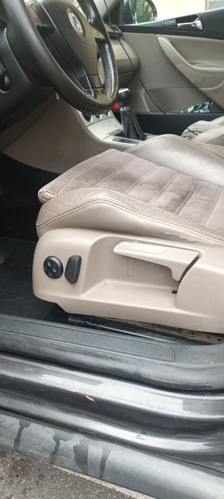 Vând Volkswagen Passat B6