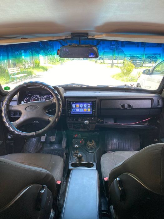 4×4 Niva urban 4 eshiklik 2015 yil pirabegi 180ming pirtsep ham sotila