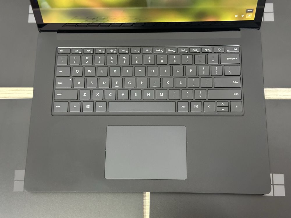 Редкие 15ти дюймовые surface core i7 11th gen zor xolati