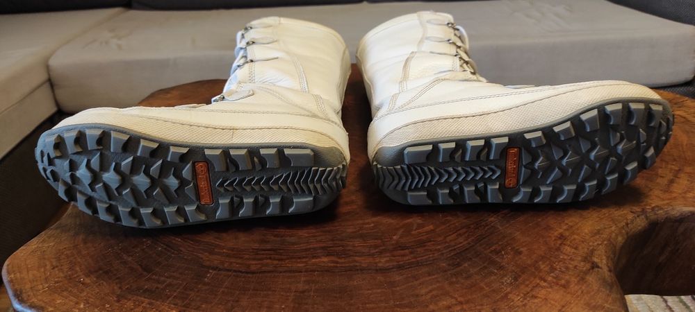 Бели кожени ботуши Timberland 37.5