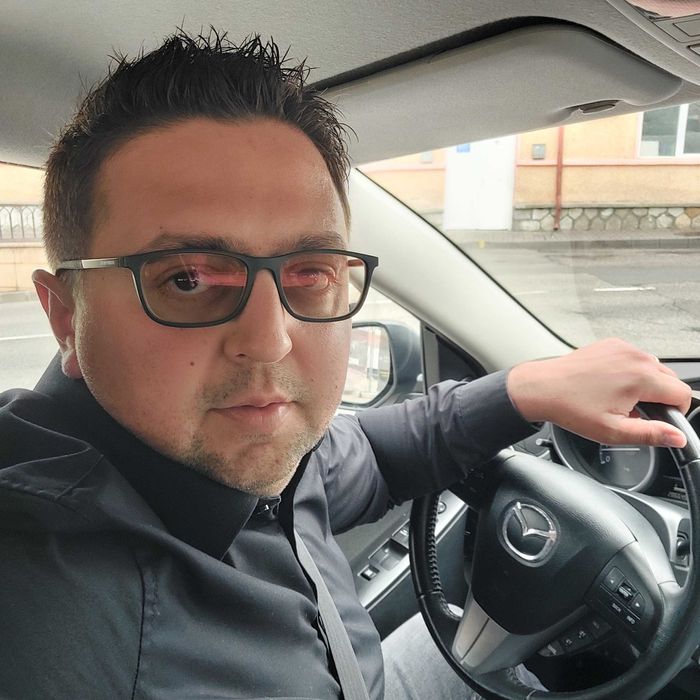 Șofer profesionist disponibil non-stop cu Mazda 3 din 2012!