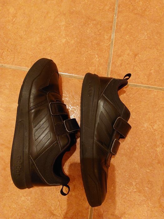 Pantofi piele Adidas marimea 34