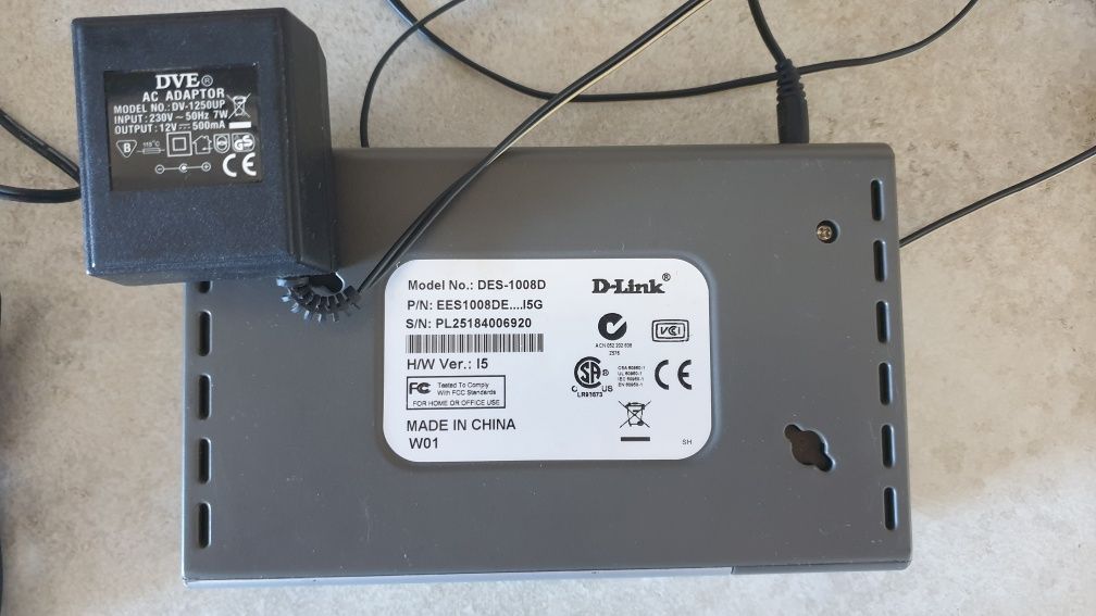 Router Wireless D-Link DI-524 +  D-Link Switch 8 porturi DES-1008D