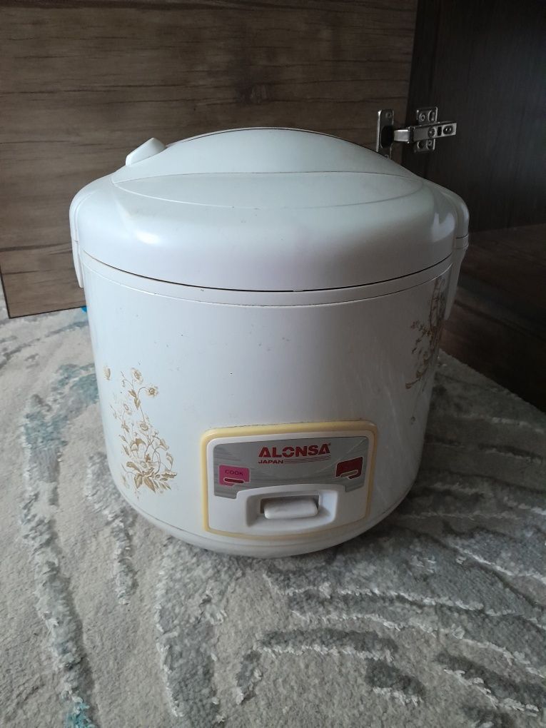 Ayollar kiyimi sotaman