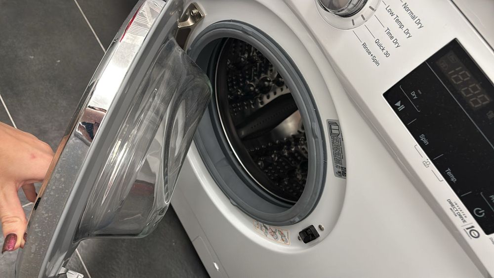 Mașina de spălat cu uscător LG 8 kg spalare, 5 kg uscare