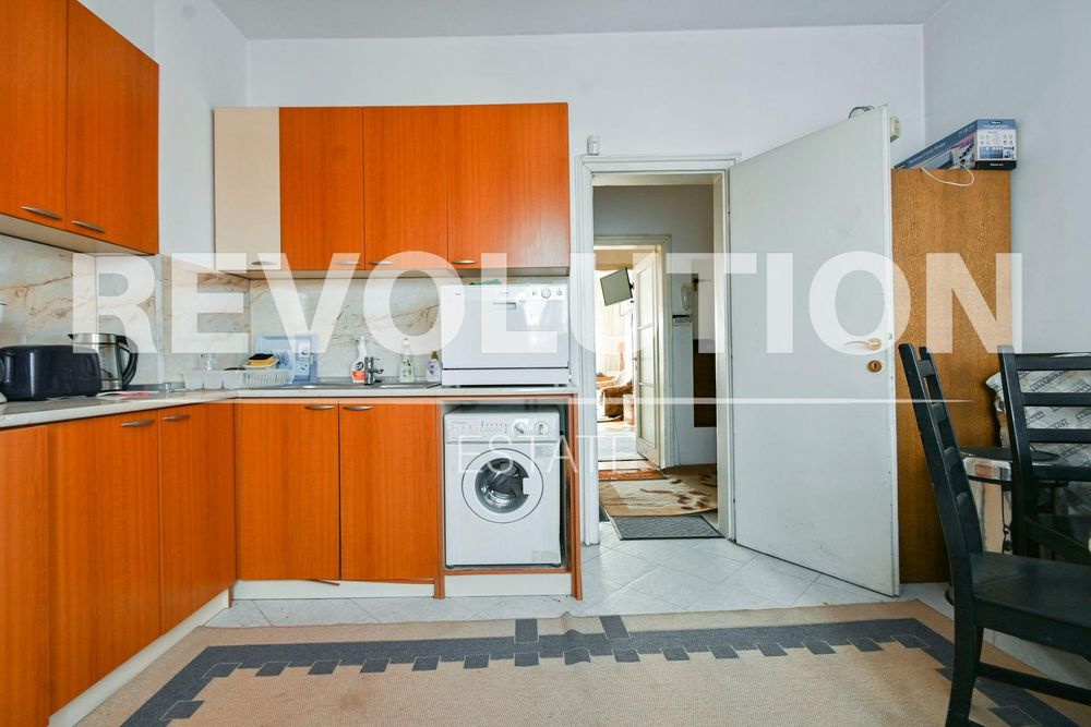 Двустаен апартамент в Център