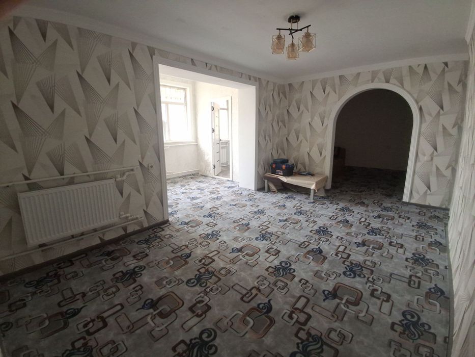 Калеенский Массив. Осиё маркет худудида 2 хонали квартира ижара