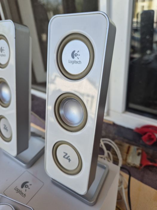 Boxe calculator PC Logitech 2.1 Z4i 40W RMS, albe