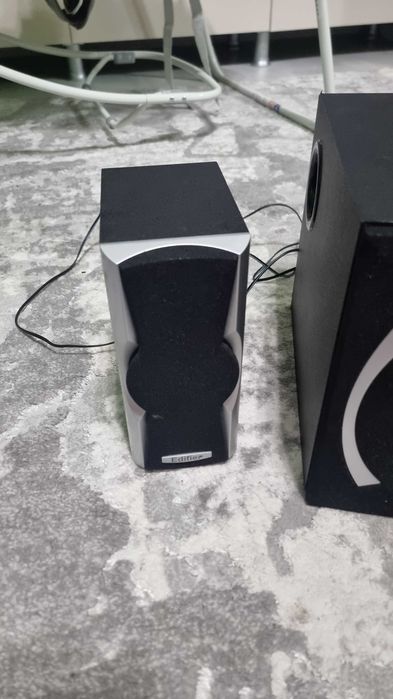 Бас каса с тонколони