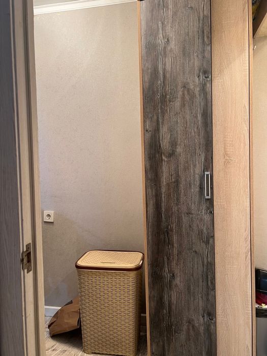 Продам шкаф и детский стул