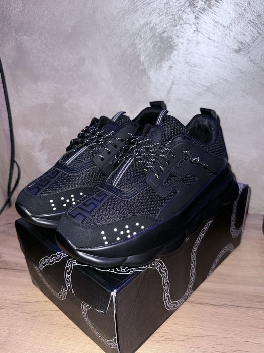 Versace chain reaction