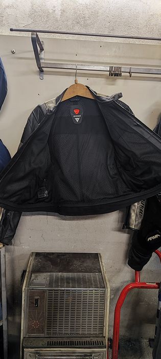 Мото яке dainese