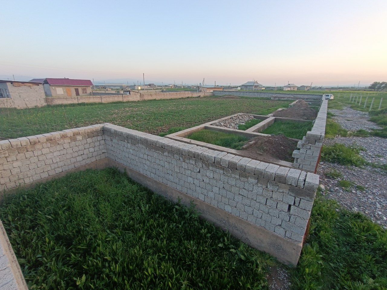 uchastka sotiladi