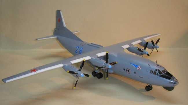 Сборная модель самолета Ан-12 БК (Роден, 1/72)
