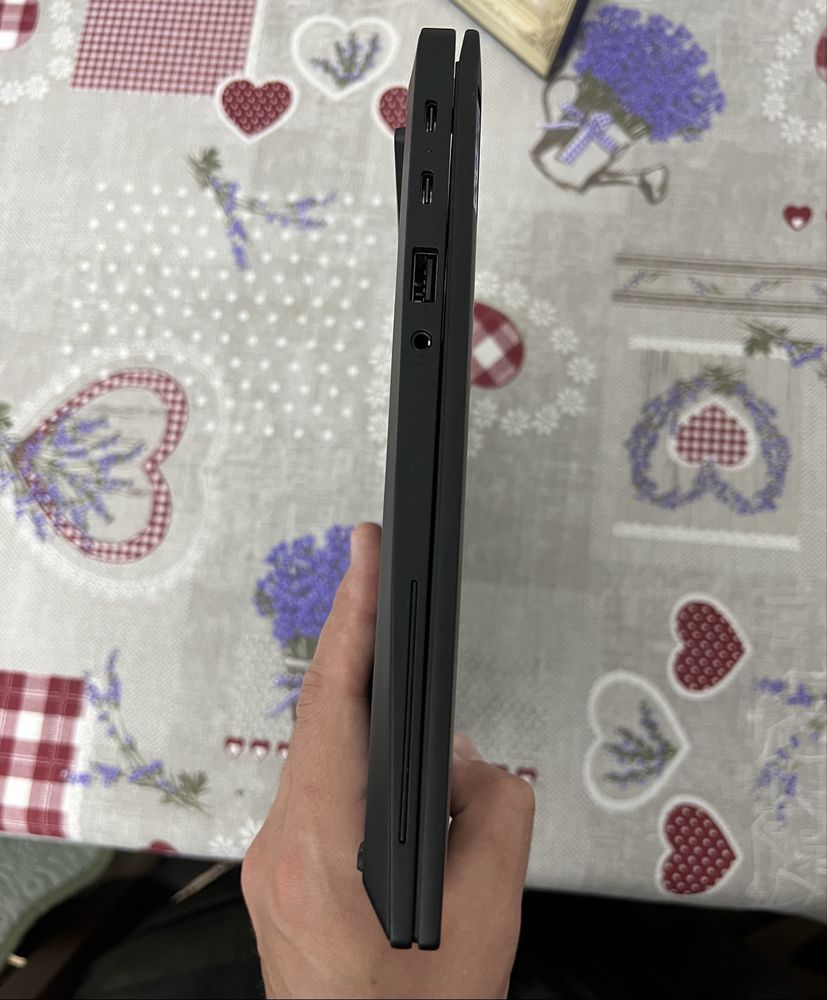 Lenovo thinkpad x13 G4 AMD Ryzen 5 Pro 16 GB Ram 512GB SSD