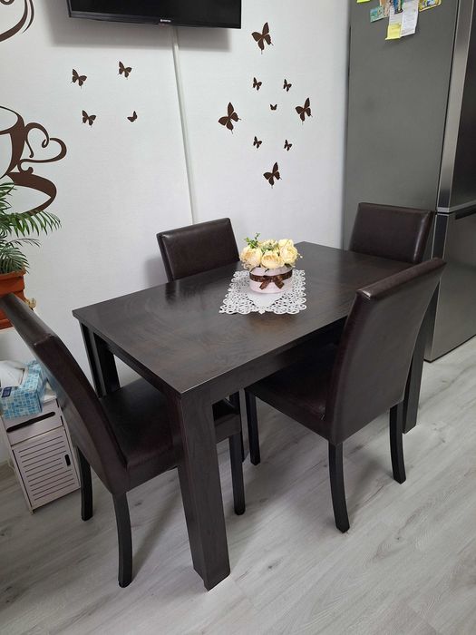 Set masă și scaune