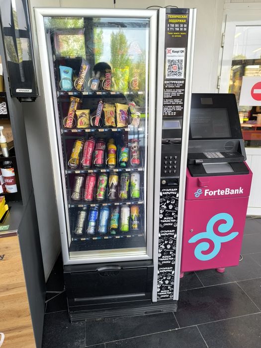 Necta Snakky Max снековый аппарат снэк автомат вендинг машина