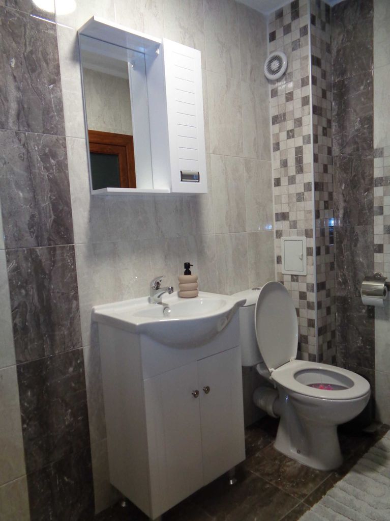 Дава се под наем Двустаен апартамент в Петрич - 60 кв.м за 255 € - Снимка #12