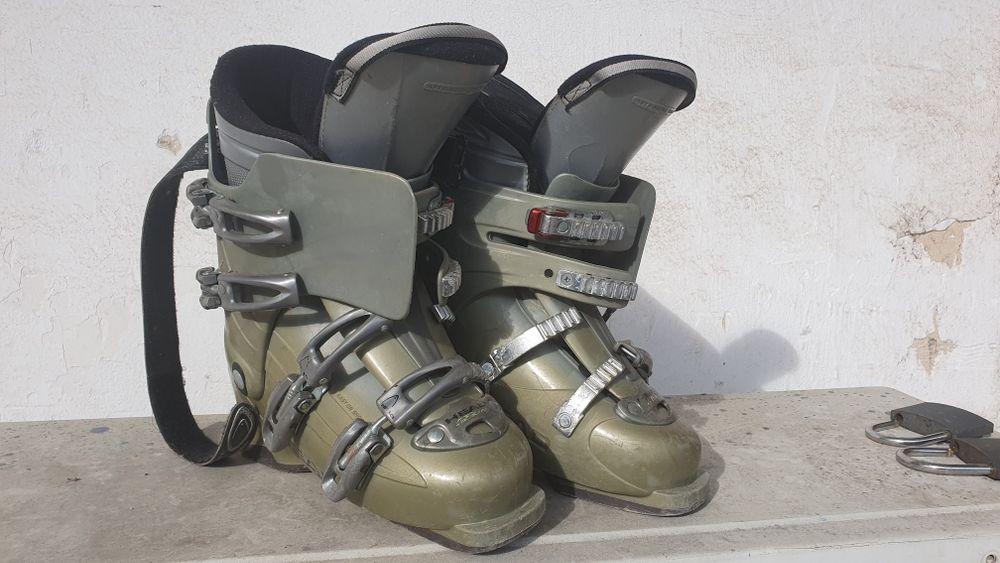 Clăpari copii si alte echipamente de iarnă