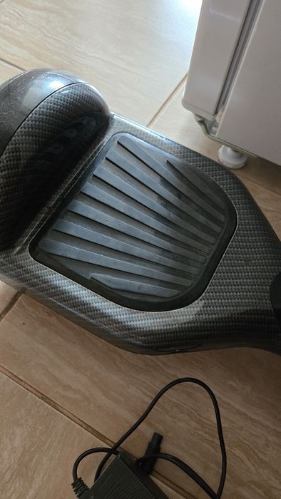 Vând hoverboard carbon