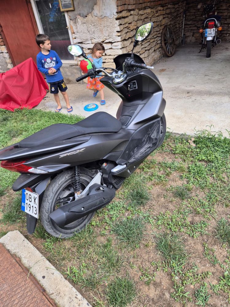Продавам Honda PCX 125