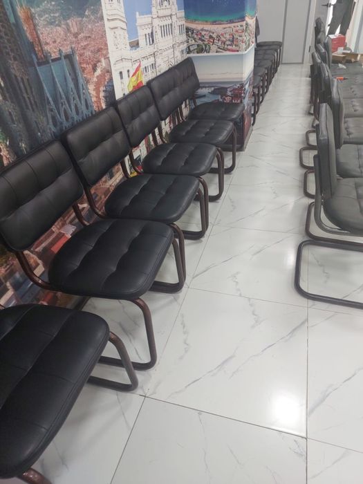 Офисный стул кожа