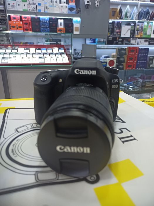 Canon 80D 18-135 USM