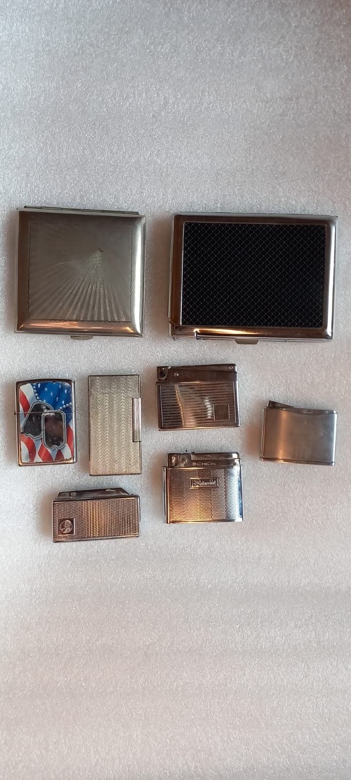 Tabachera bricheta veche originala colectie Zippo BP Schick Hoechst