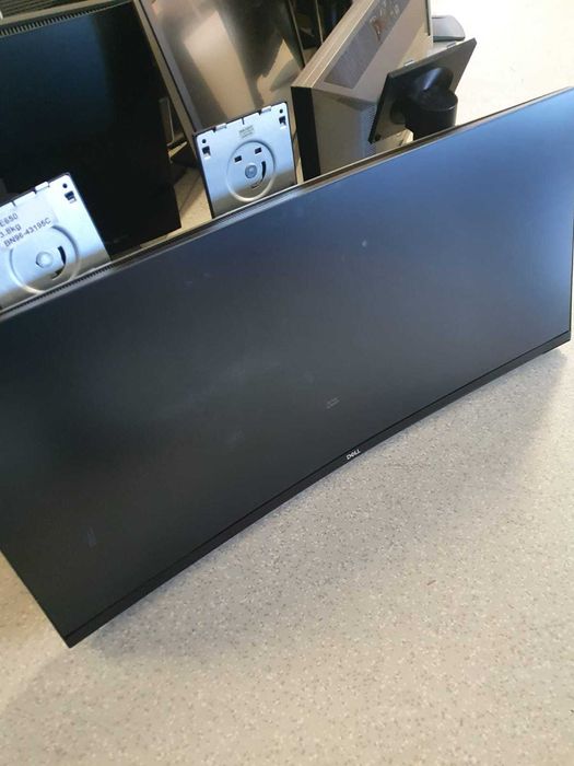 Монитор DELL P3418HW 34 "curved