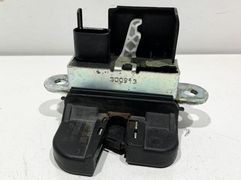 Broasca capota spate Volkswagen Passat B7 (2010-2014) 5K0827505A