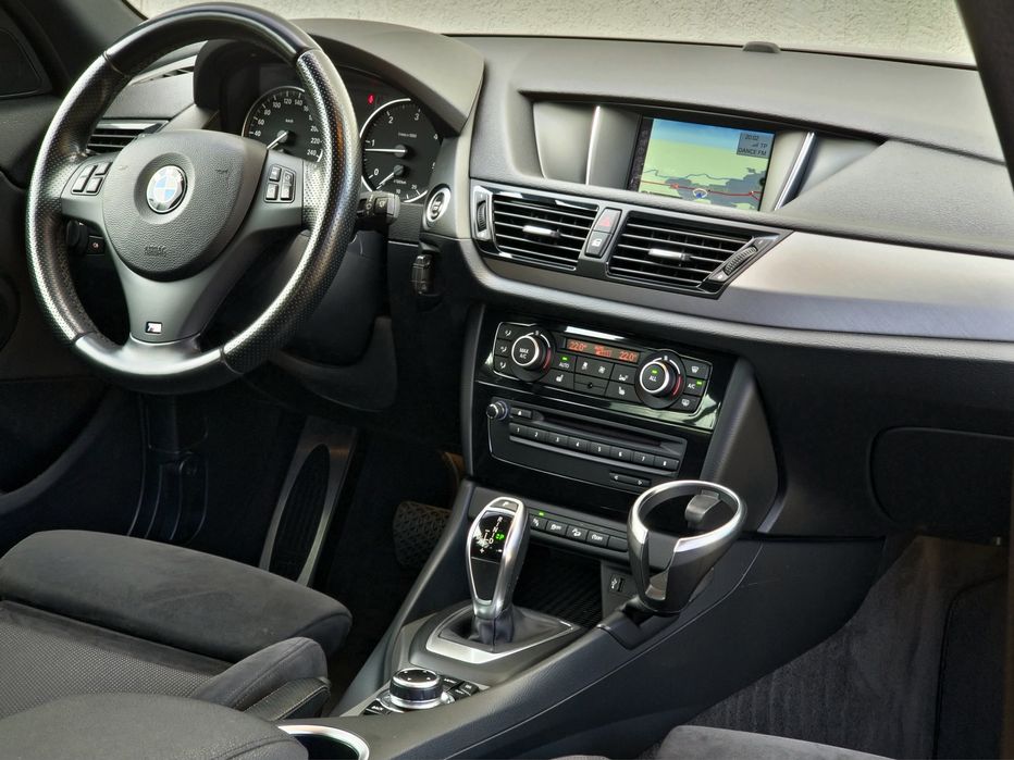 BMW X1[E84]-XDrive Facelift ~M-Paket~ 2.0D-184CP Navi/Bi-Xenon/AUTOMAT