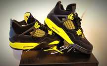 Jordan retro 4 thunder 2023