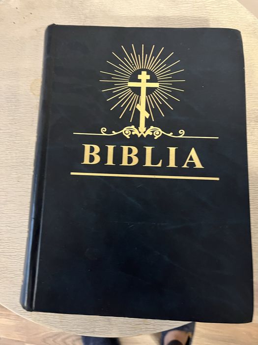 Biblia 1420 pagini,dimensiune 30/22cm