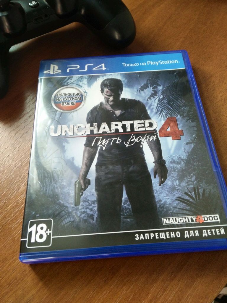 игровые диски, The last of us и Uncharted4