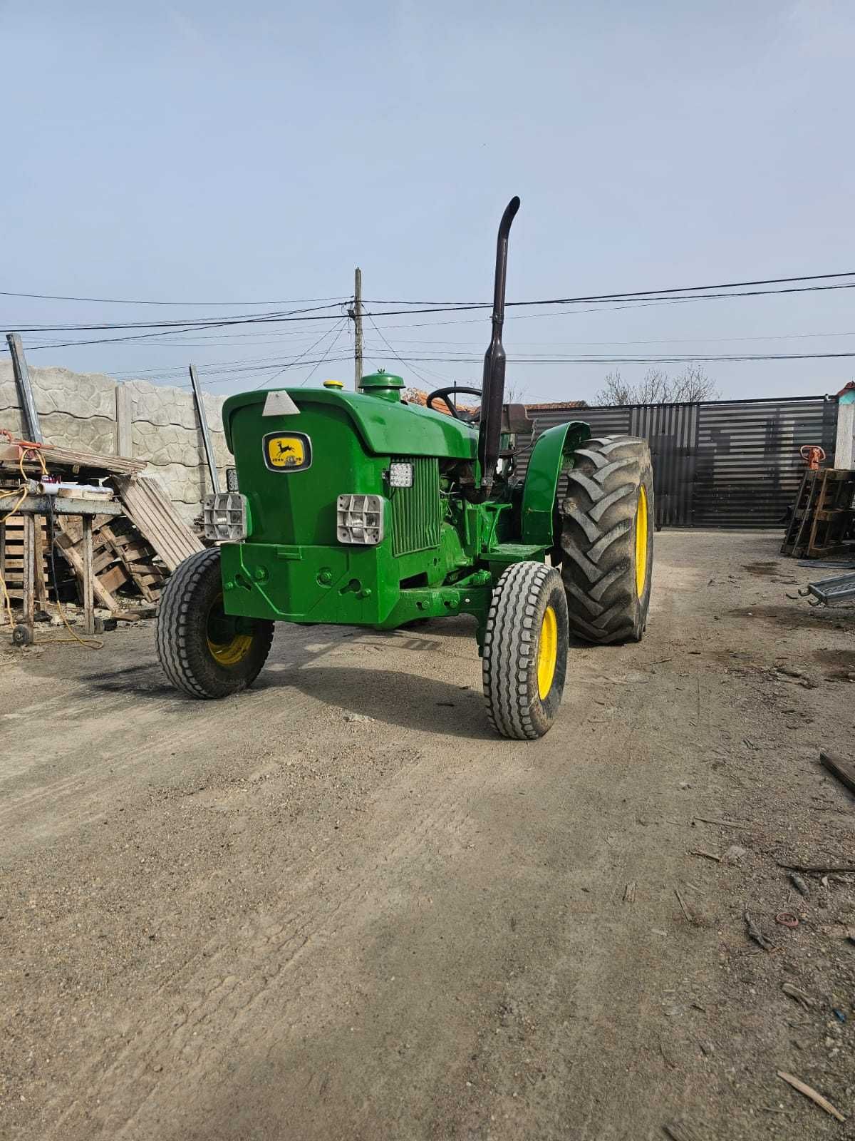 Tractor marca John Deere