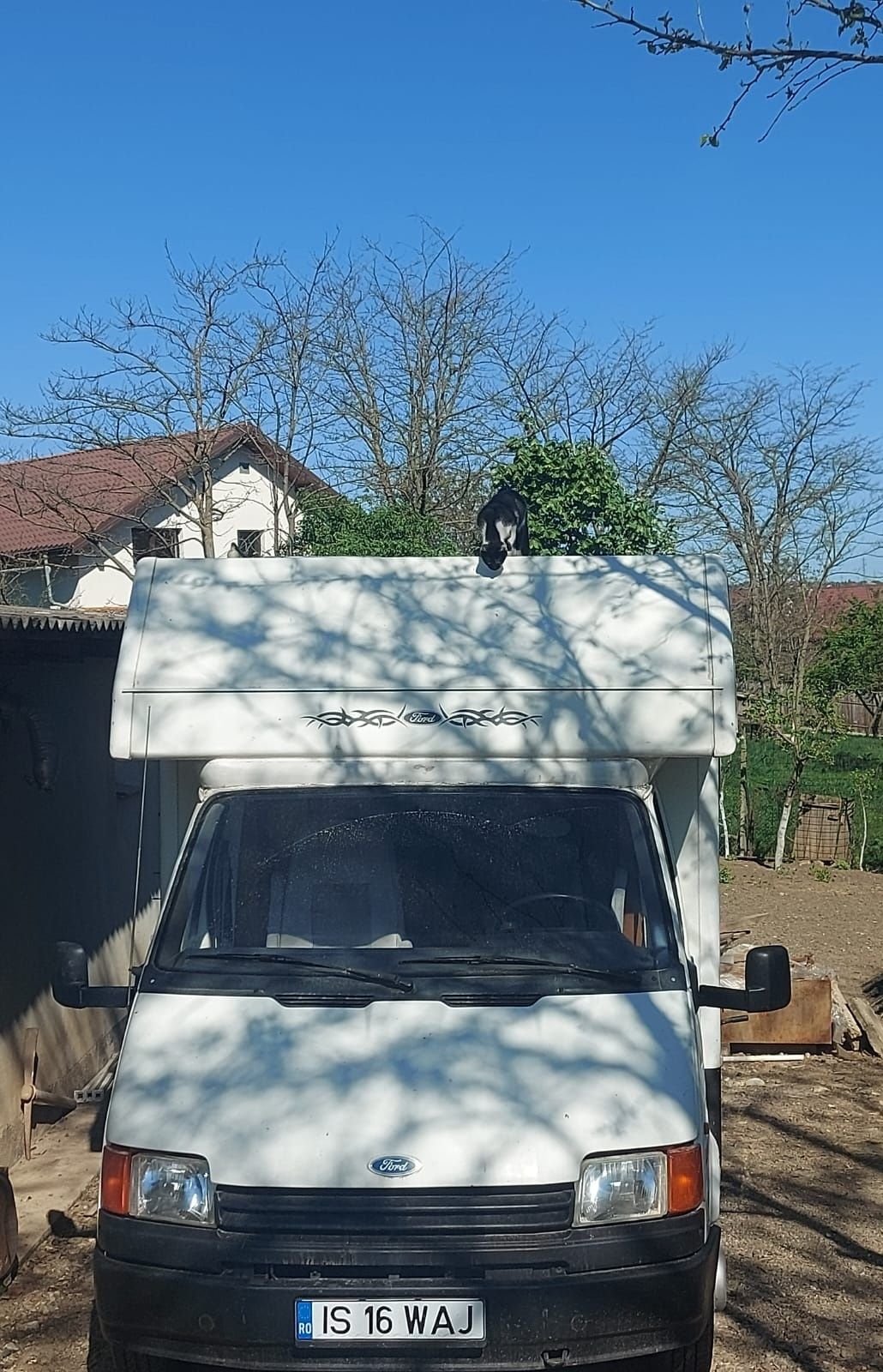 Autorulota Ford Transit schimb cu duba 3.5 T