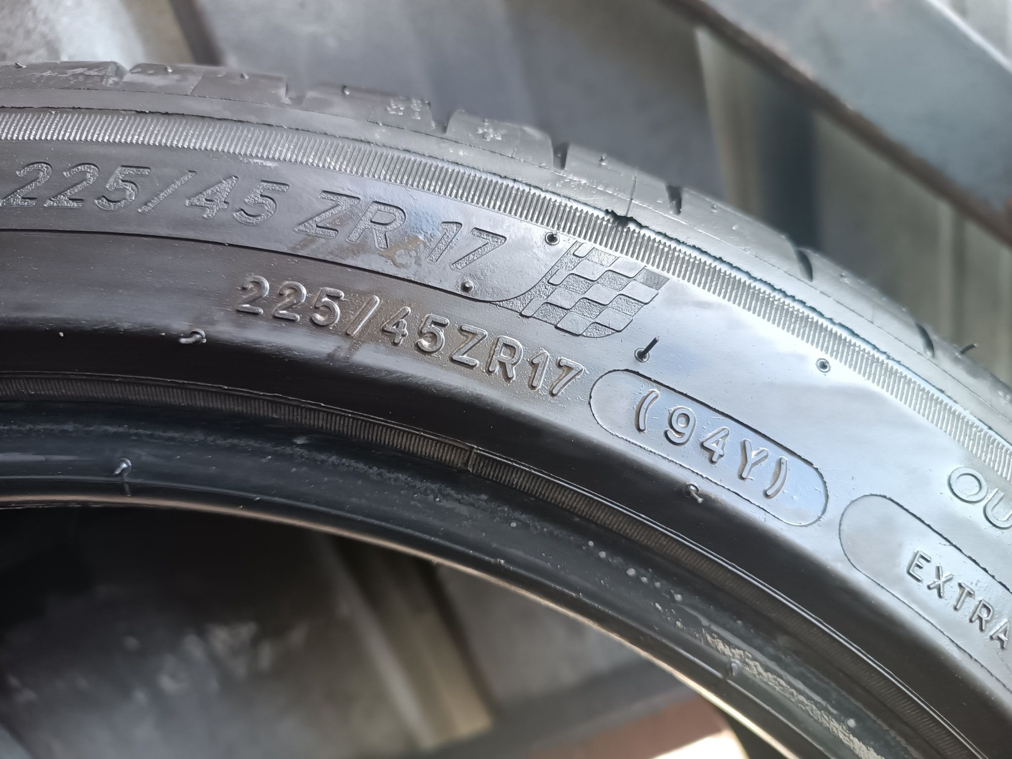 225/45/17 Michelin Дот 1322