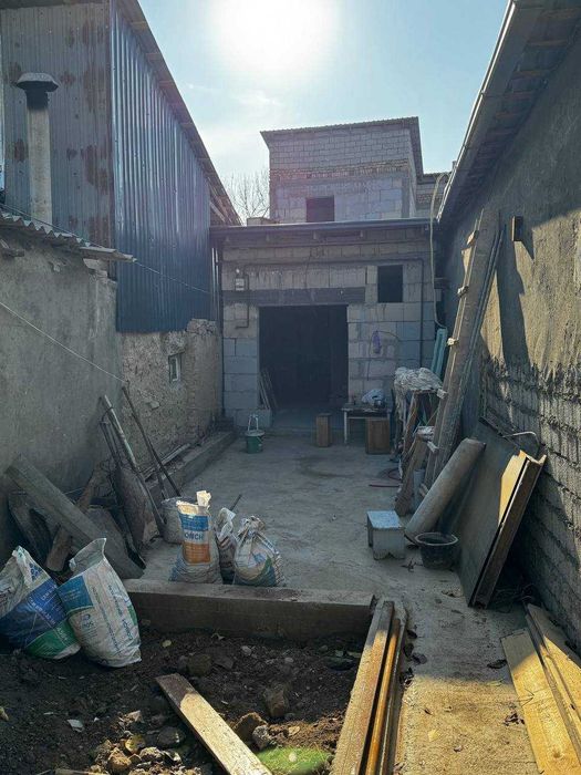 Дом 1.7 соток 4 комн. 2х этажный. Шумиловский городок. Ул. Ош. 125м2