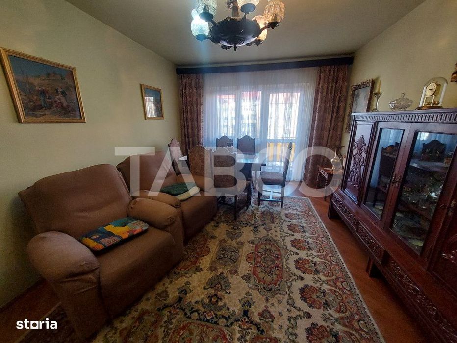 Apartament 4 camere decomandate de vanzare 2 bai in Sibiu zona Strand