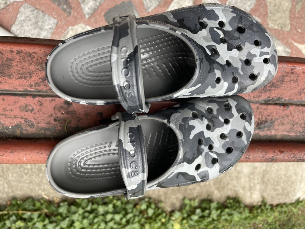 Оригинални crocs - размер 39-40  + подарък фигурки