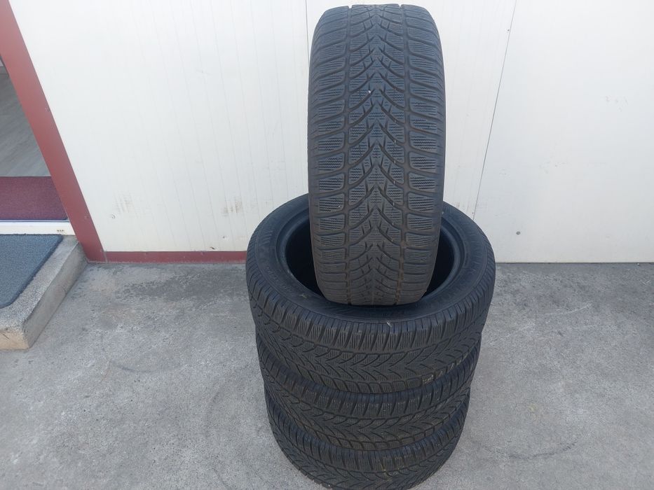 125 lei bucata! Set anvelope M+S/IARNA 225 50 17 Dunlop