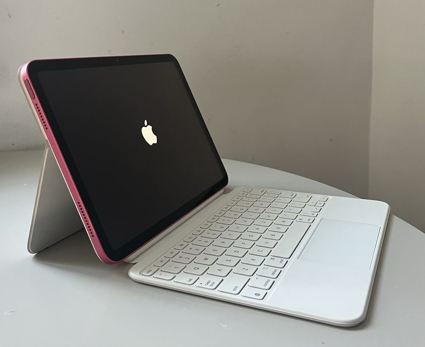 iPad 10th, 10,9" 256GB Wi-Fi Pink + калъф с клавиатура Apple Magic