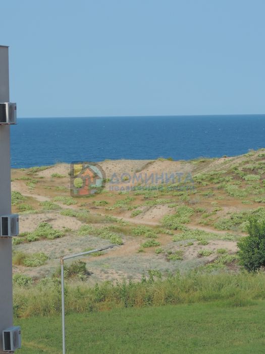 Обзаведен тристаен с паркомясто, гр. Приморско, 50м.от плажа