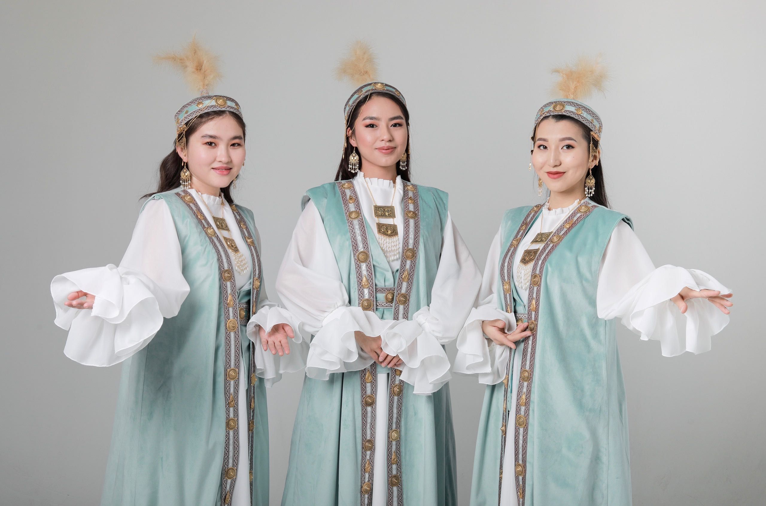 Казахское платье цена 3шт