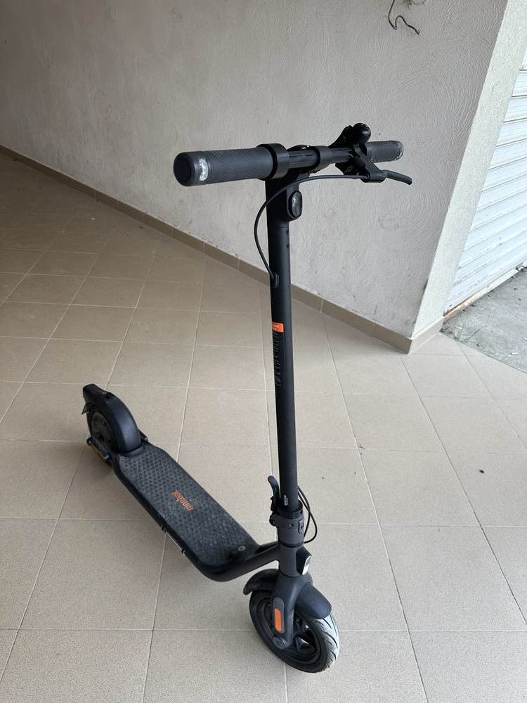 Електрическа тротинетка Segway Ninebot kickscooter F2 e до 25км/ч